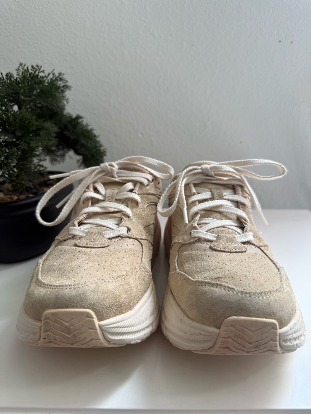 Hoka Clifton L men size 8.5 Beige Suede Athletic Sneakers with Yellow Accent - Picture 2 of 14